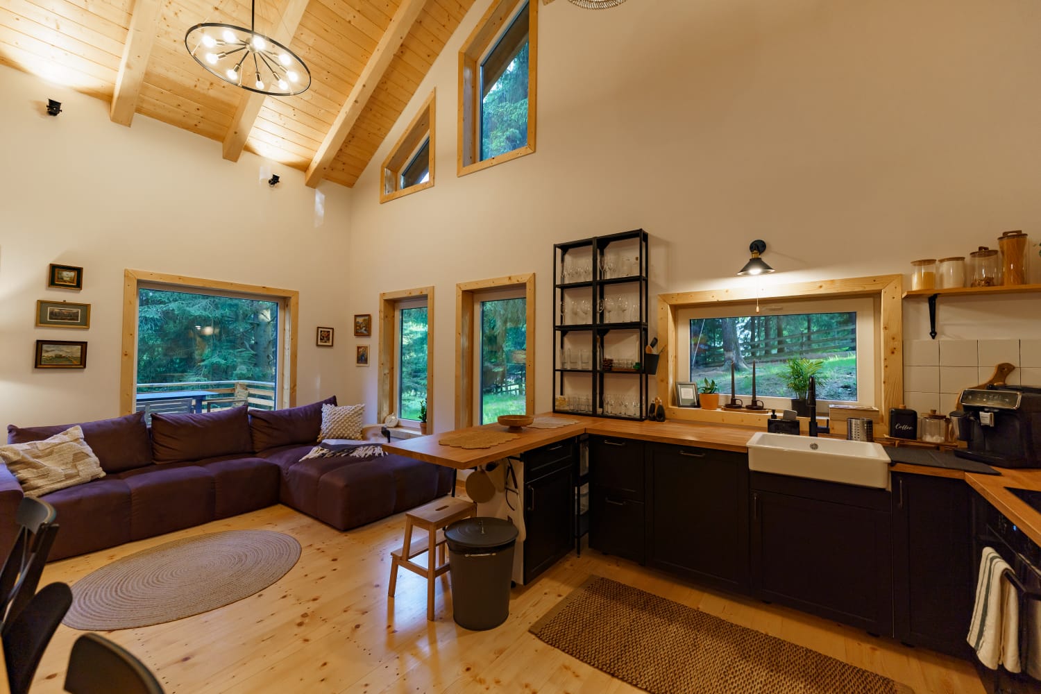 Cabana cu Usa Verde - Image 3