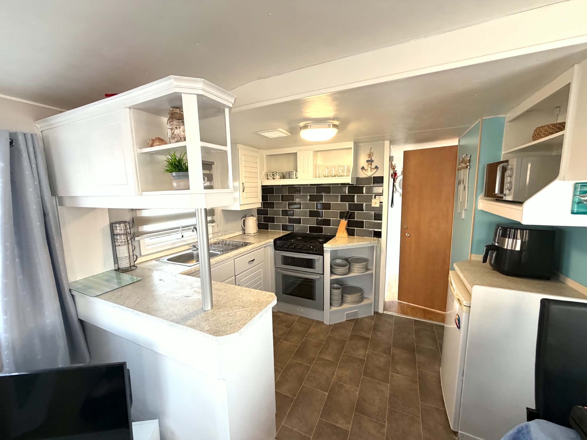 Amber Promenade Caravan - Image 5